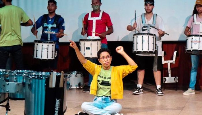 Cah-Lima-e-percussionistas